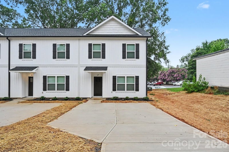 53 13th St, Newton, NC 28658