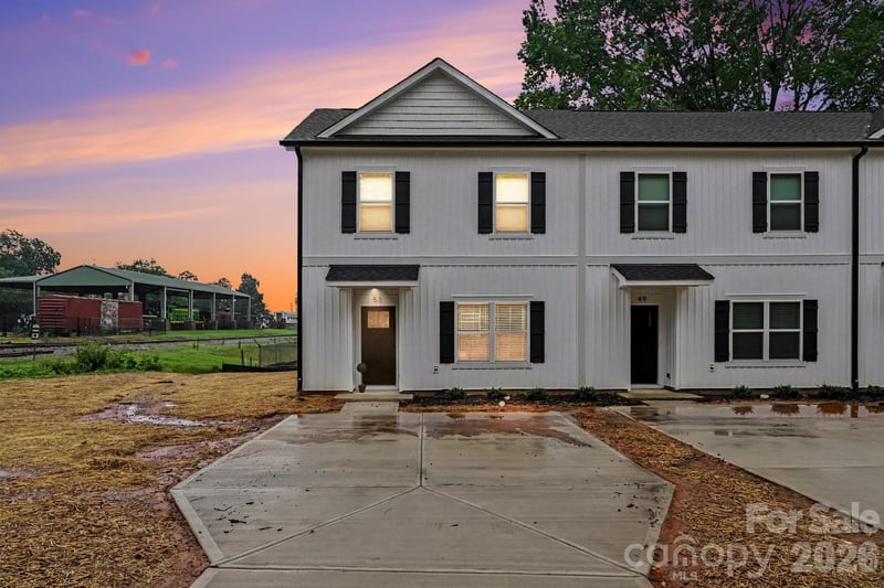 53 13th St, Newton, NC 28658