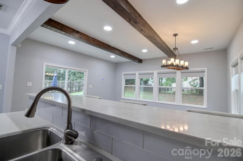 1573 Wilburn Park Ln, Charlotte, NC 28269
