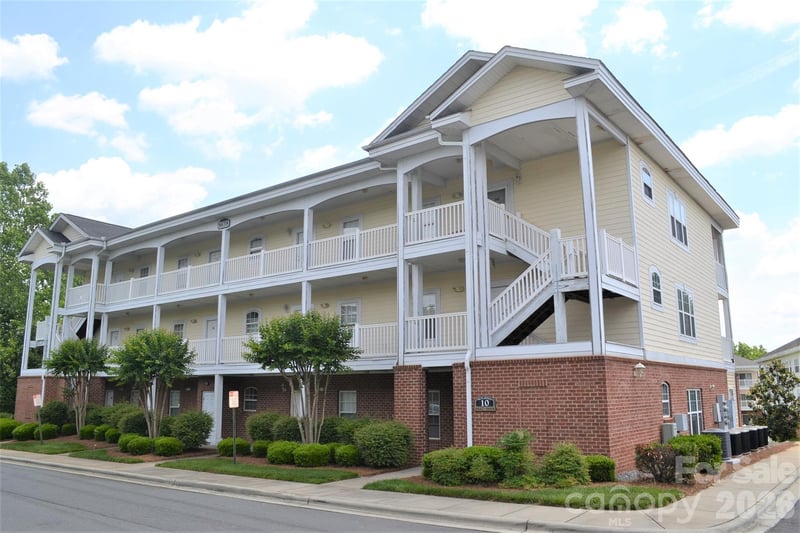 8658 Coralbell Ln, Charlotte, NC 28213
