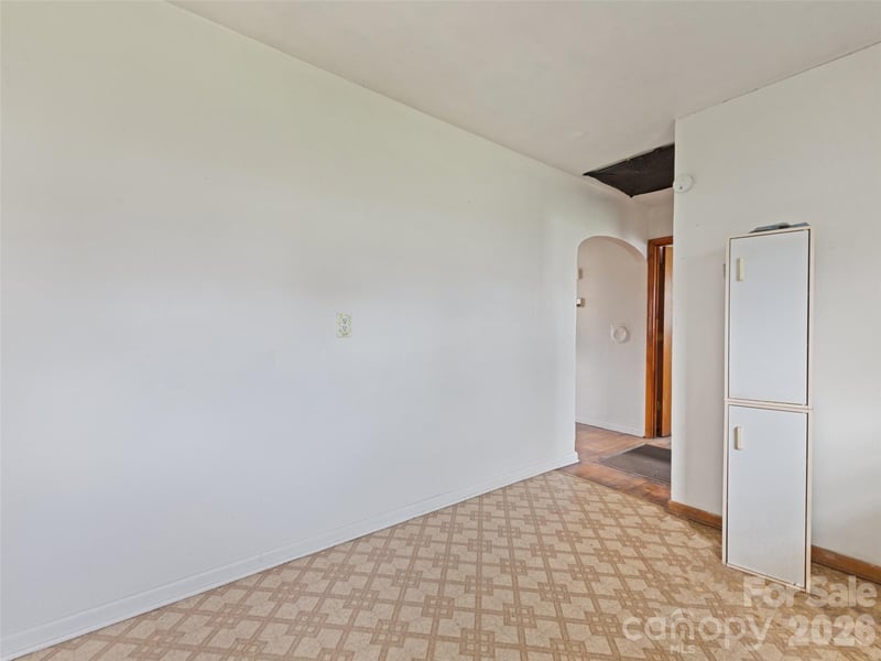 57 Spruce St, Waynesville, NC 28786