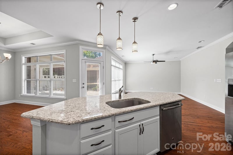 1140 Avalon Pl, Matthews, NC 28104