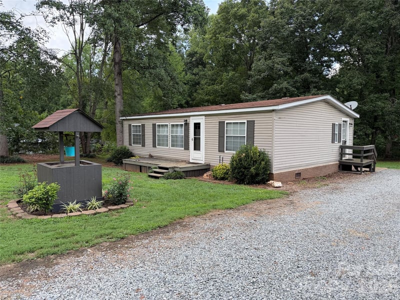 2932 Loop Rd, Lincolnton, NC 28092