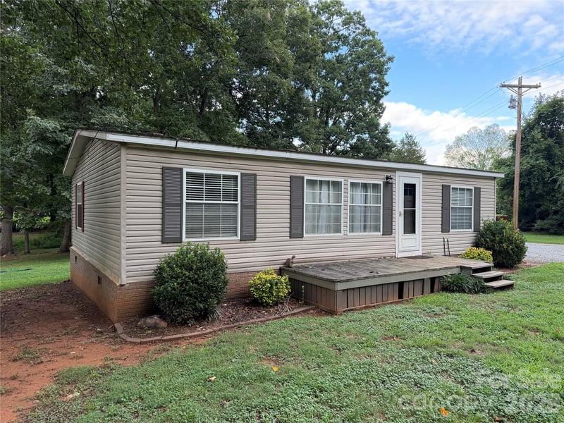 2932 Loop Rd, Lincolnton, NC 28092
