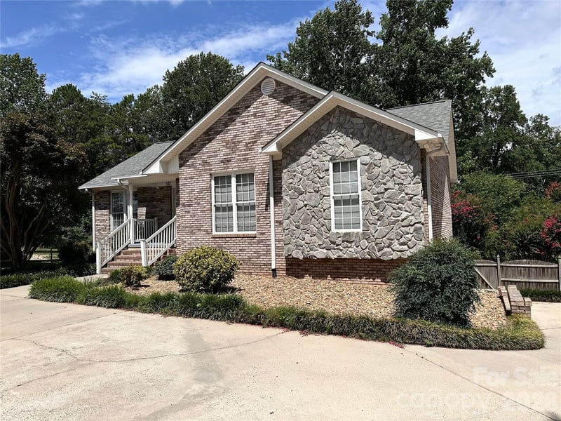 4288 Harbor Ln, Sherrills Ford, NC 28673