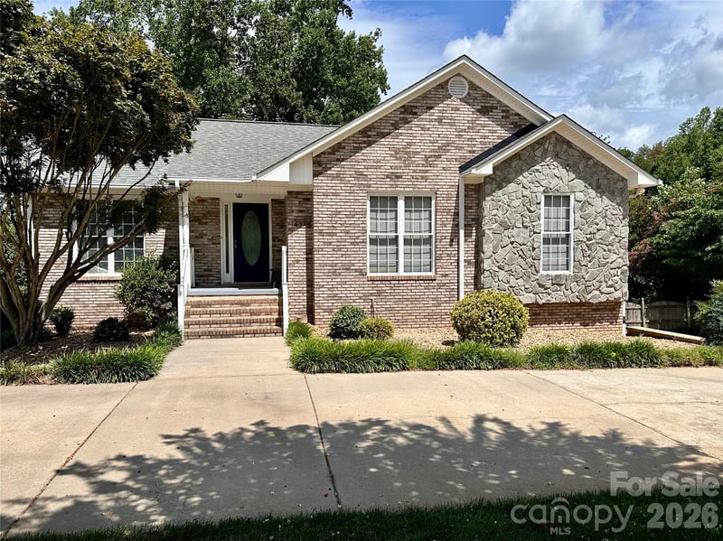 4288 Harbor Ln, Sherrills Ford, NC 28673