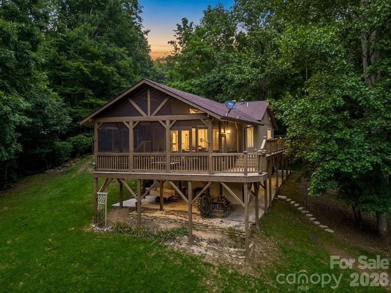 12 Chippewa Trl, Black Mountain, NC 28711