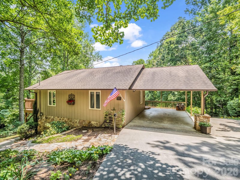 12 Chippewa Trl, Black Mountain, NC 28711