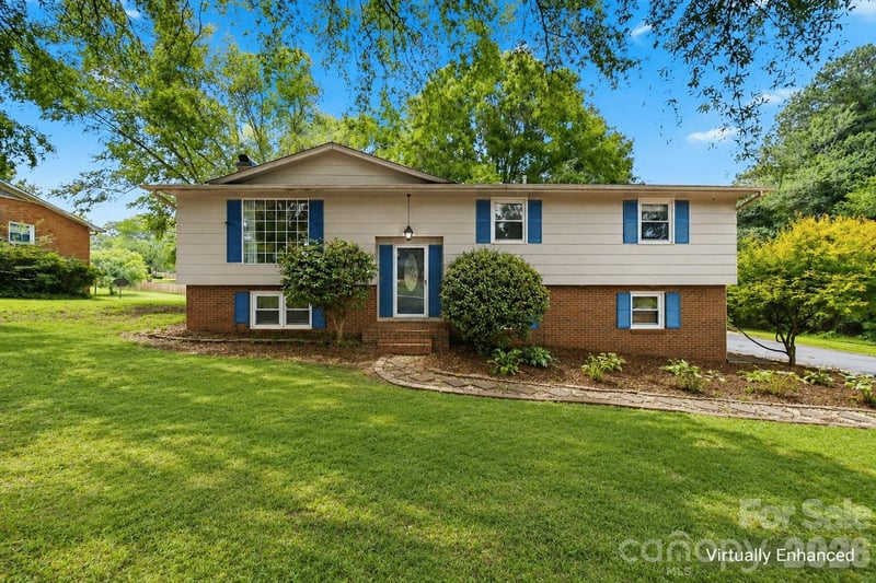 3233 26th St, Hickory, NC 28601
