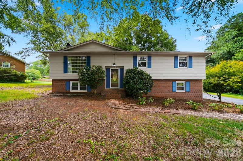 3233 26th St, Hickory, NC 28601