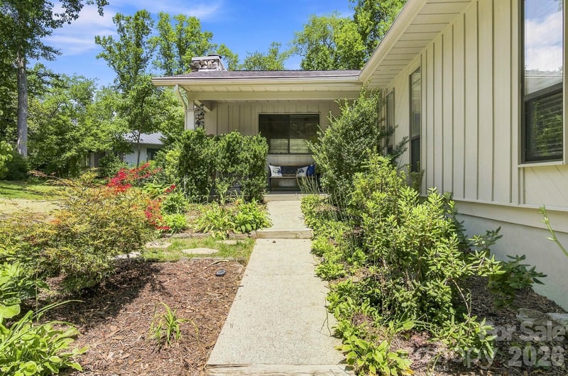 3020 Chestnut Tree Rd, Hendersonville, NC 28792