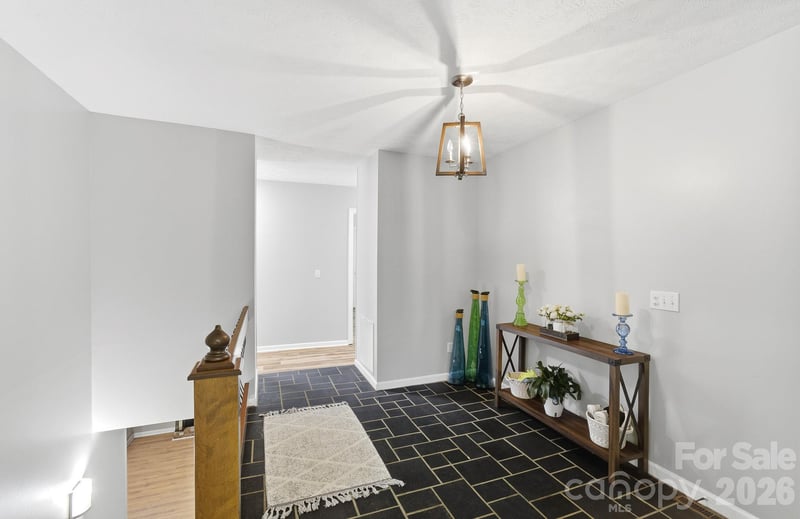 3020 Chestnut Tree Rd, Hendersonville, NC 28792