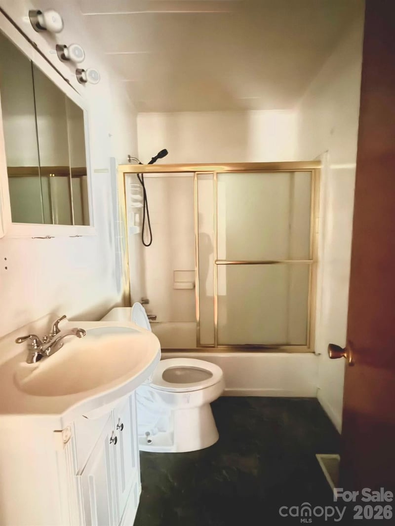 1132 S Rutherford St, Blacksburg, SC 29702
