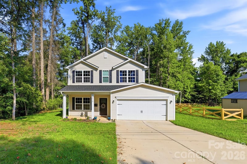 313 Bell St, Mount Holly, NC 28120