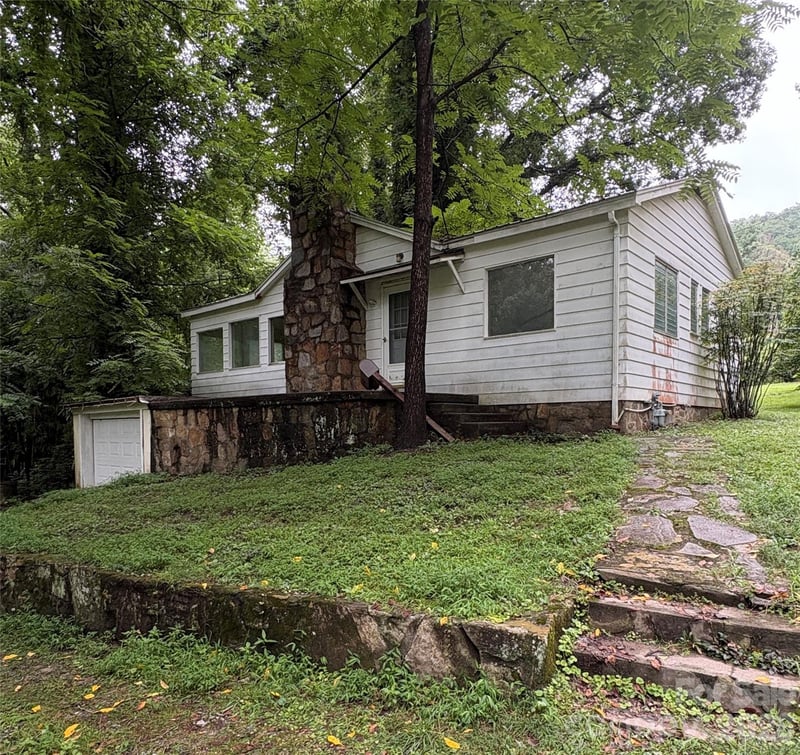 912 Halstead Blvd #1-8, Hendersonville, NC 28791