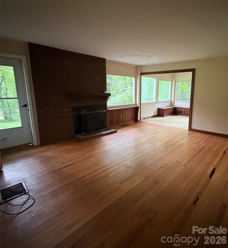 912 Halstead Blvd #1-8, Hendersonville, NC 28791