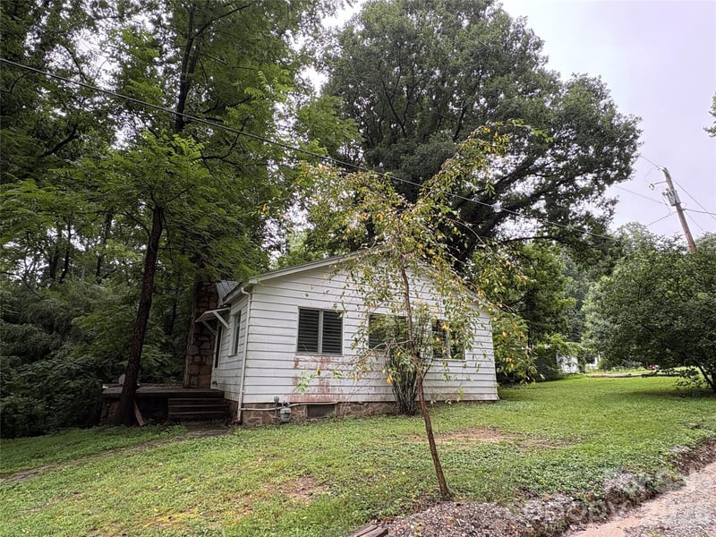 912 Halstead Blvd #1-8, Hendersonville, NC 28791