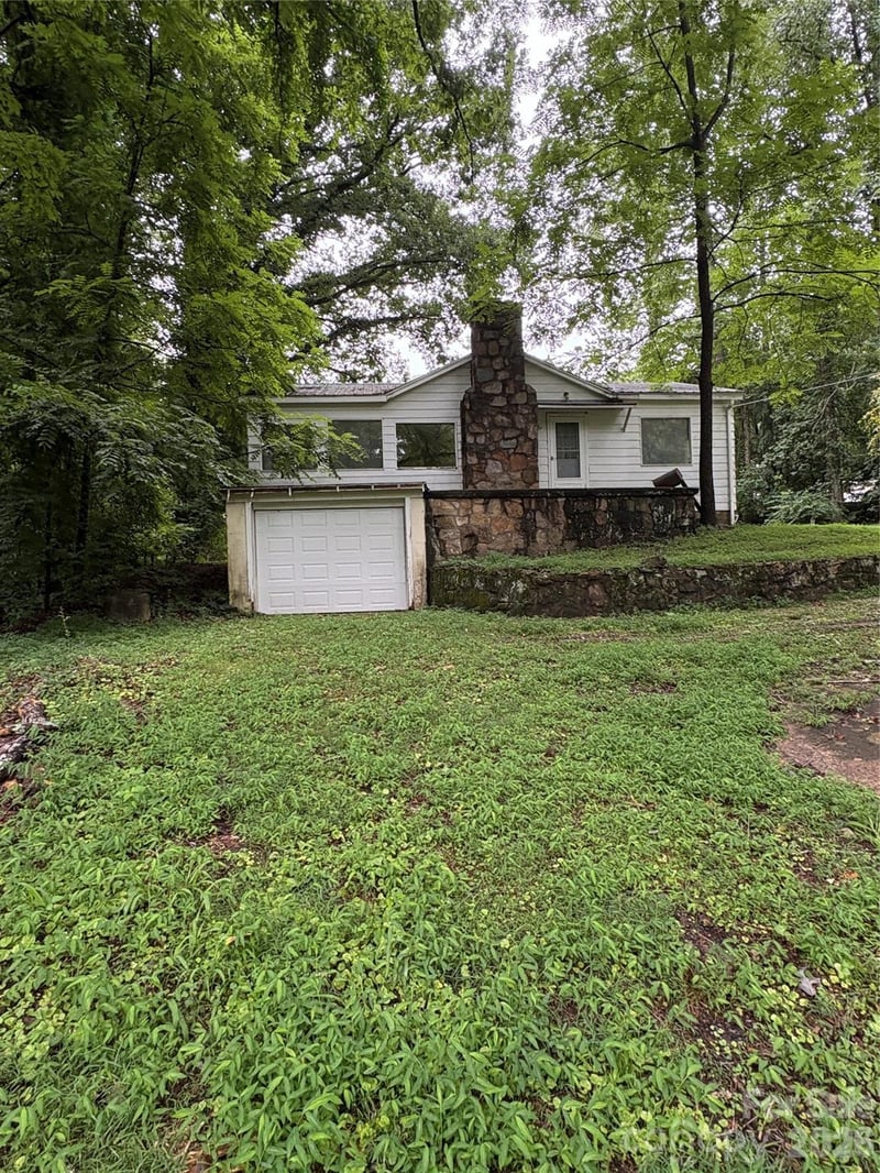 912 Halstead Blvd, Hendersonville, NC 28791