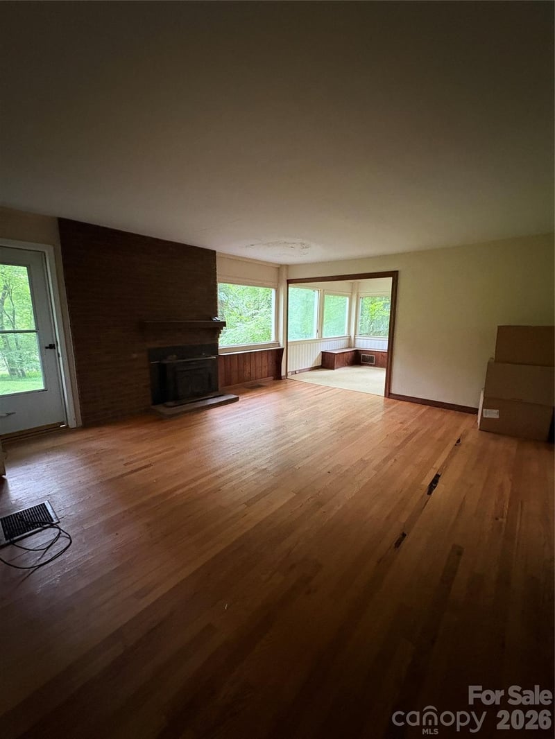 912 Halstead Blvd, Hendersonville, NC 28791