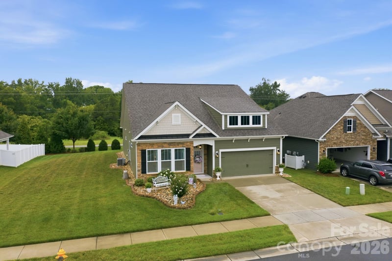 123 Cup Chase Dr, Mooresville, NC 28115