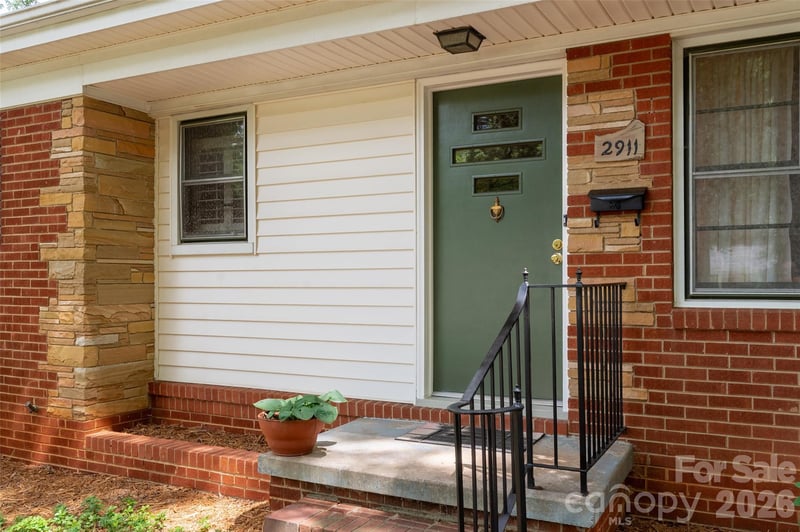 2911 Enfield Rd, Charlotte, NC 28205