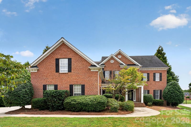 105 Castlestone Ln, Matthews, NC 28104