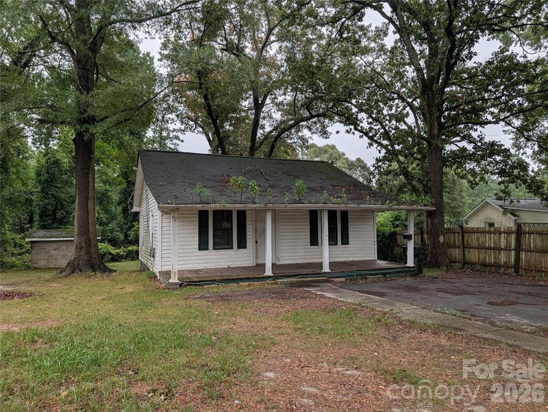 109 Carlton Dr, Cherryville, NC 28021