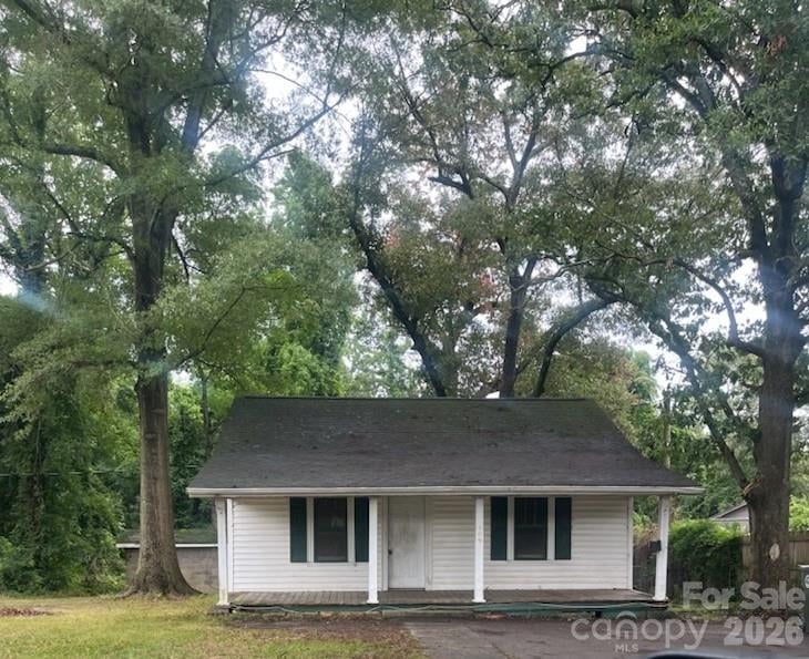 109 Carlton Dr, Cherryville, NC 28021