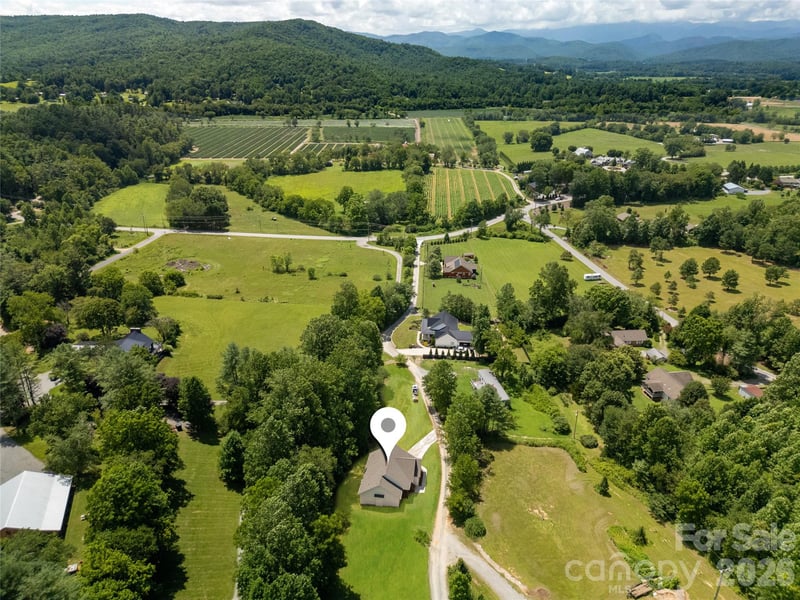 146 Cliff Rd, Penrose, NC 28766