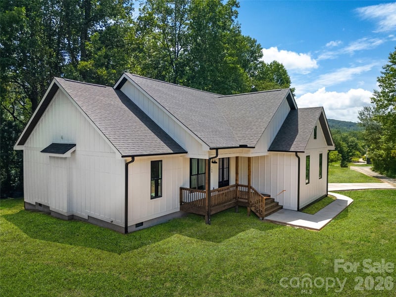 146 Cliff Rd, Penrose, NC 28766