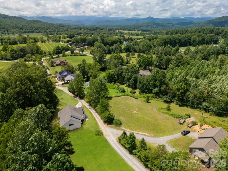 146 Cliff Rd, Penrose, NC 28766