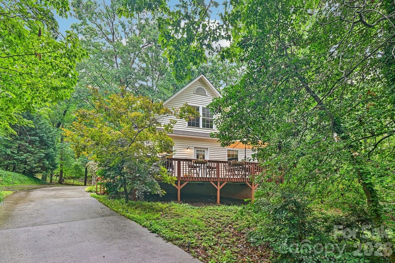 8658 Dog Leg Rd #16/B, Sherrills Ford, NC 28673