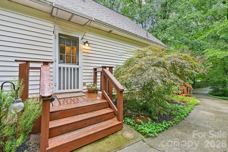 8658 Dog Leg Rd #16/B, Sherrills Ford, NC 28673