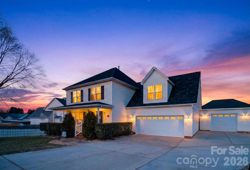 121 Guernsey Ct, Dallas, NC 28034
