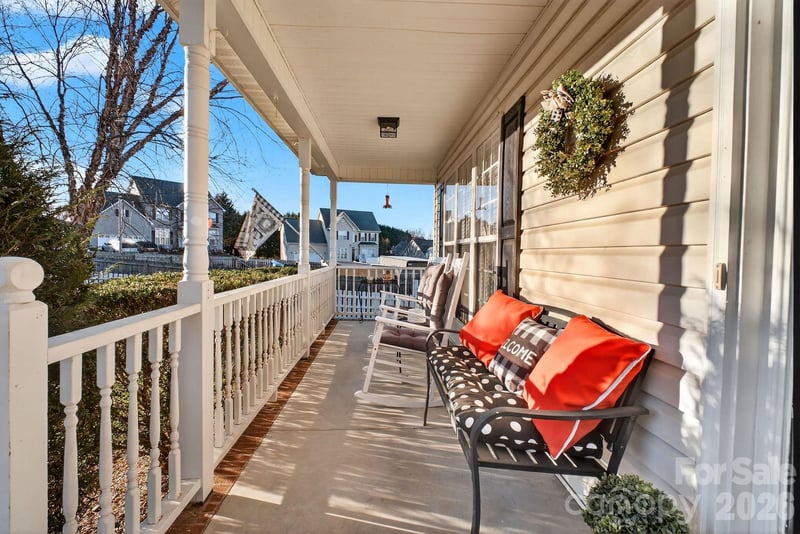 121 Guernsey Ct, Dallas, NC 28034