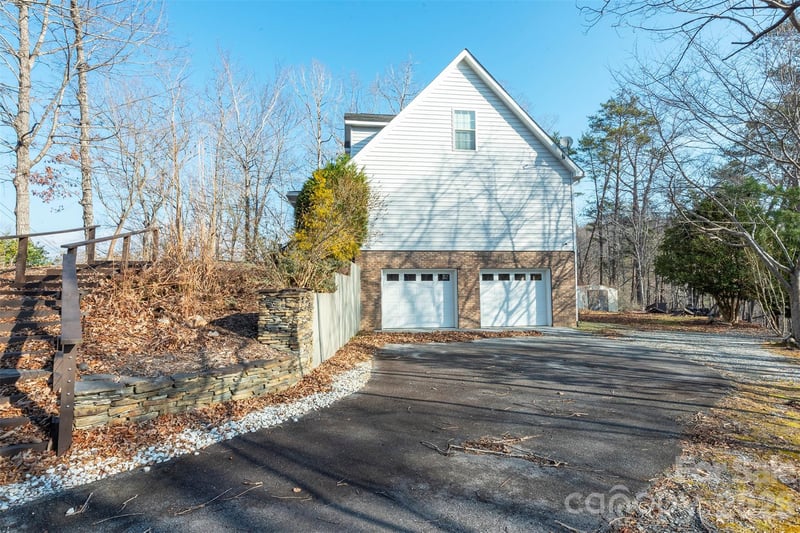 192 Buzzards Pl, Lake Lure, NC 28746