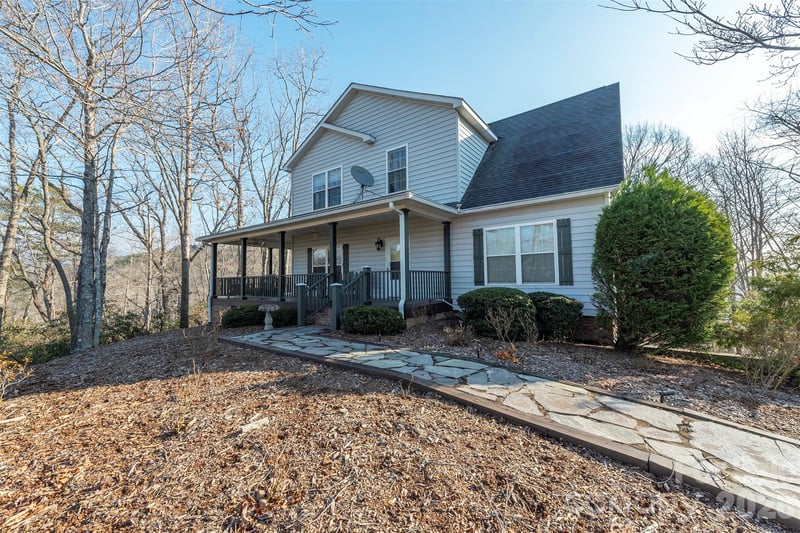 192 Buzzards Pl, Lake Lure, NC 28746