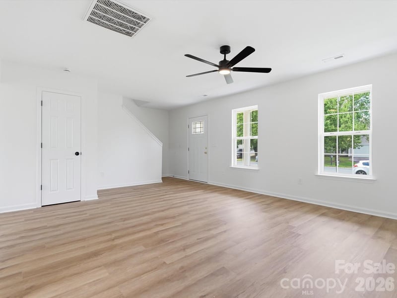 908 Lakehill Rd, Charlotte, NC 28214