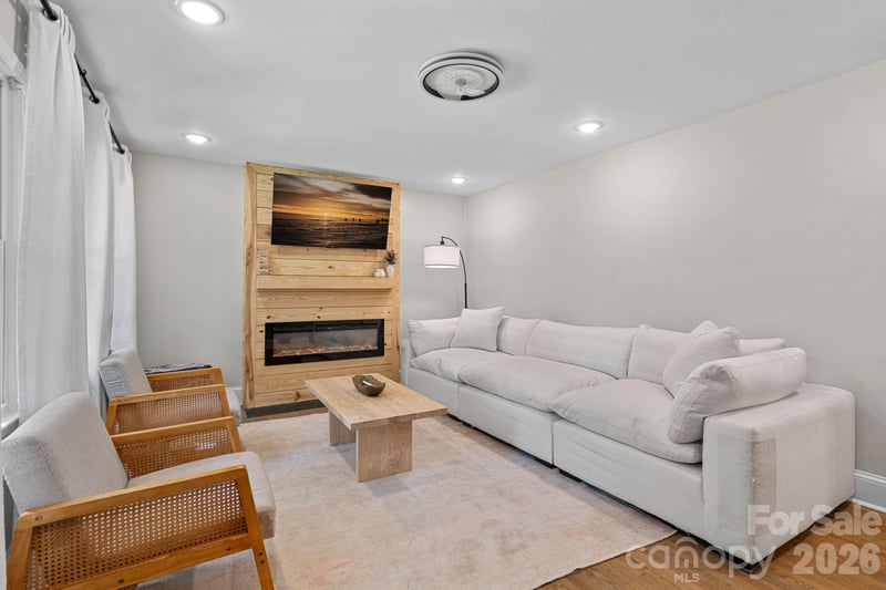 1036 Cutler Pl, Charlotte, NC 28205