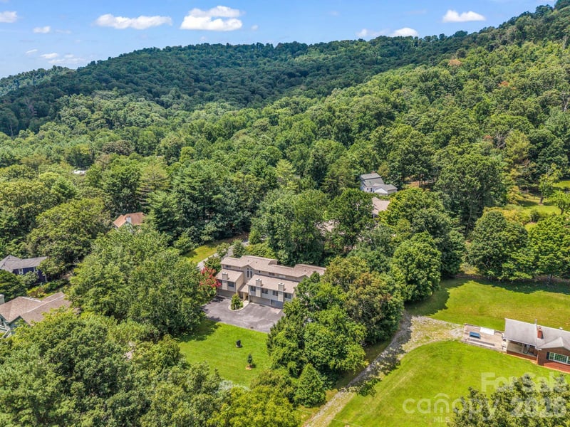 103 Shadowbrook Dr, Asheville, NC 28805
