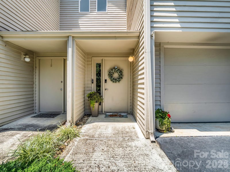 103 Shadowbrook Dr, Asheville, NC 28805