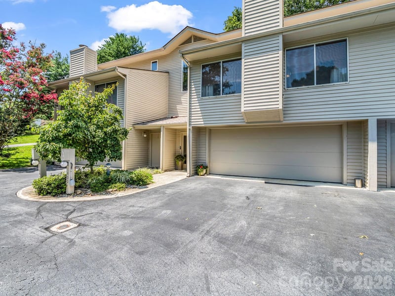 103 Shadowbrook Dr, Asheville, NC 28805