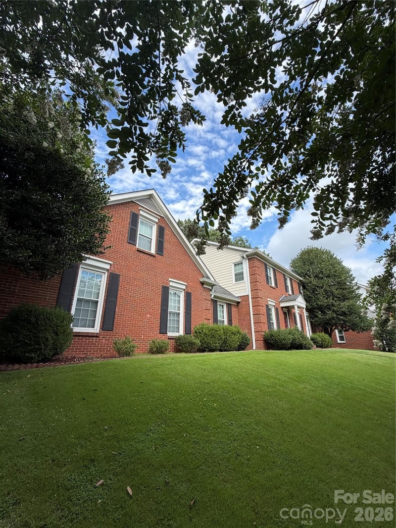 201 Wainsley Pl, Matthews, NC 28105