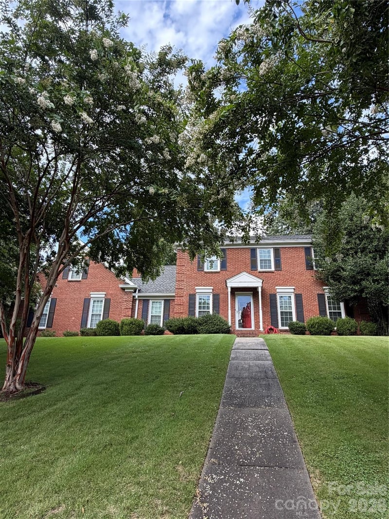 201 Wainsley Pl, Matthews, NC 28105