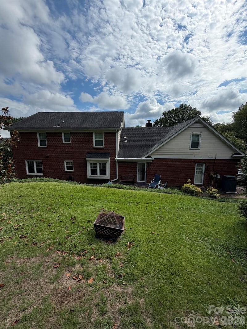 201 Wainsley Pl, Matthews, NC 28105