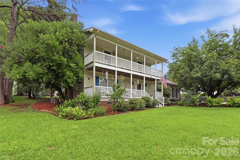 140 Eastwood Dr, Statesville, NC 28625