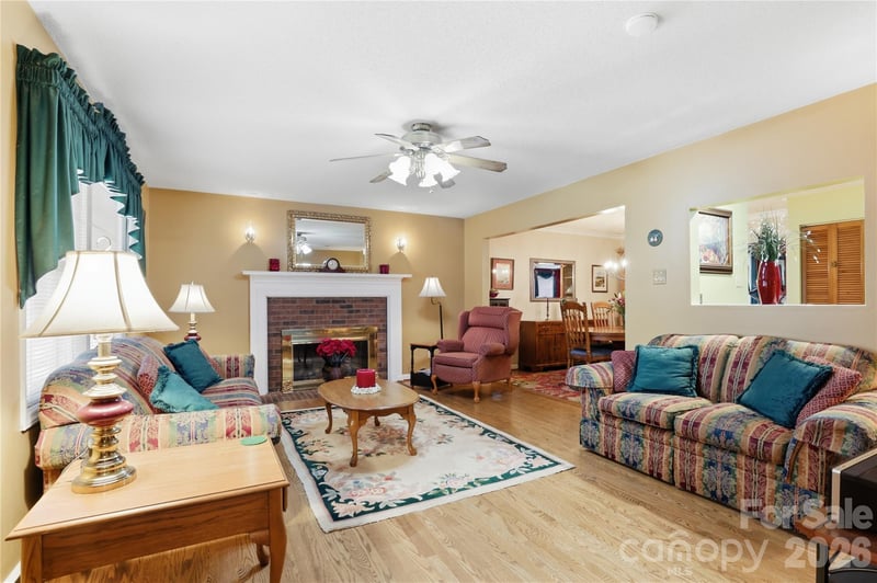 140 Eastwood Dr, Statesville, NC 28625