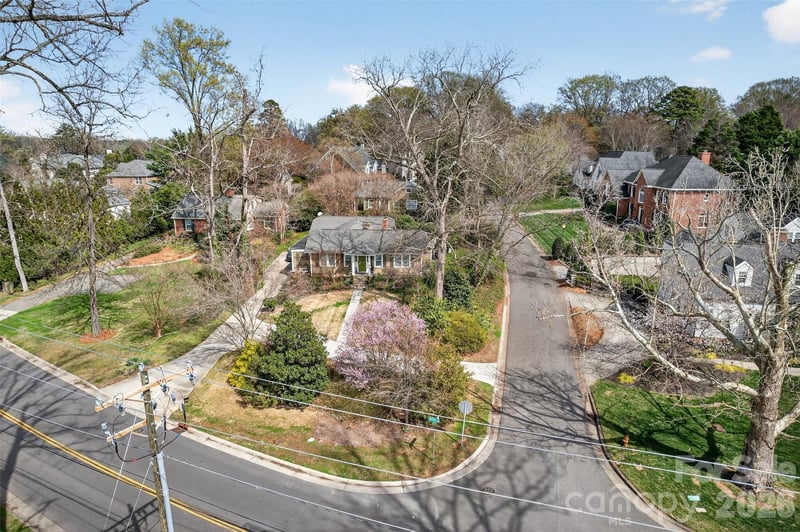2527 Sharon Rd, Charlotte, NC 28211
