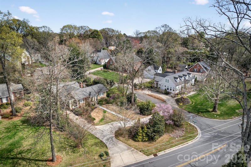 2527 Sharon Rd, Charlotte, NC 28211