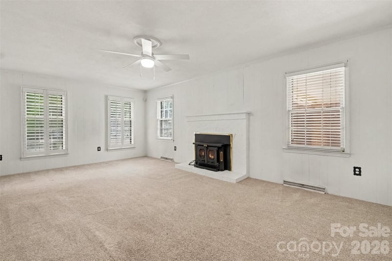 4221 Bridgewood Ln, Charlotte, NC 28226